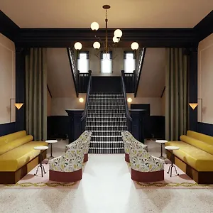 https://marqueen-hotel.seattlehotelsites.com